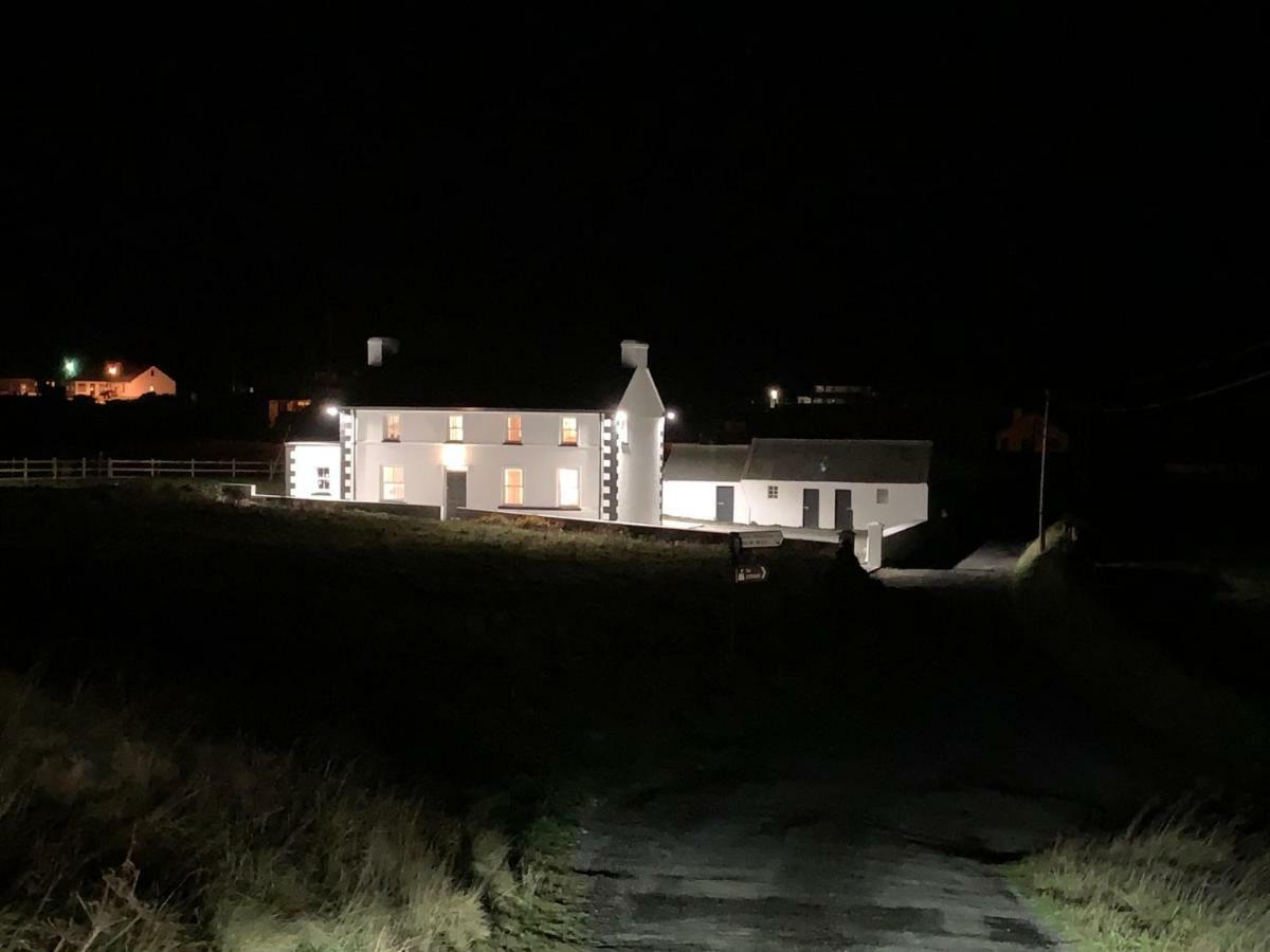 Biddy Ban’s Hotel Carnmalin Bagian luar foto